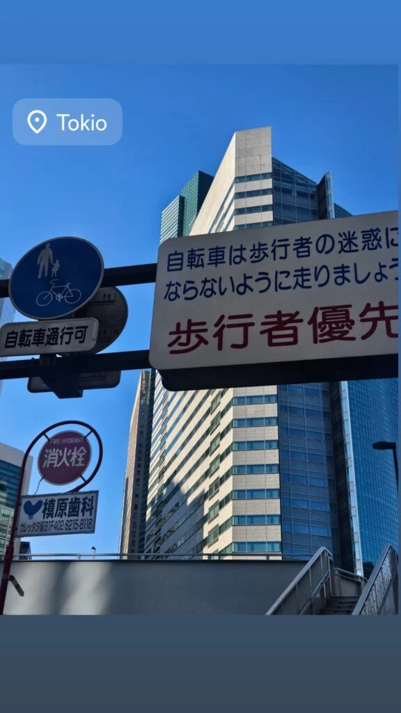 Benjamín Vicuña paseado por Tokio