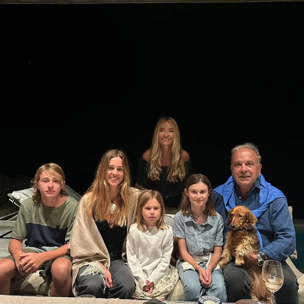 María Emilia con su marido, su hija Emilia y tres de sus seis nietos