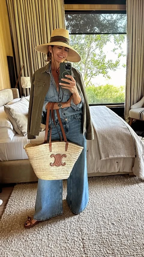 Juliana Awada se mostró usando su cartera preferida: una tote bag Celine