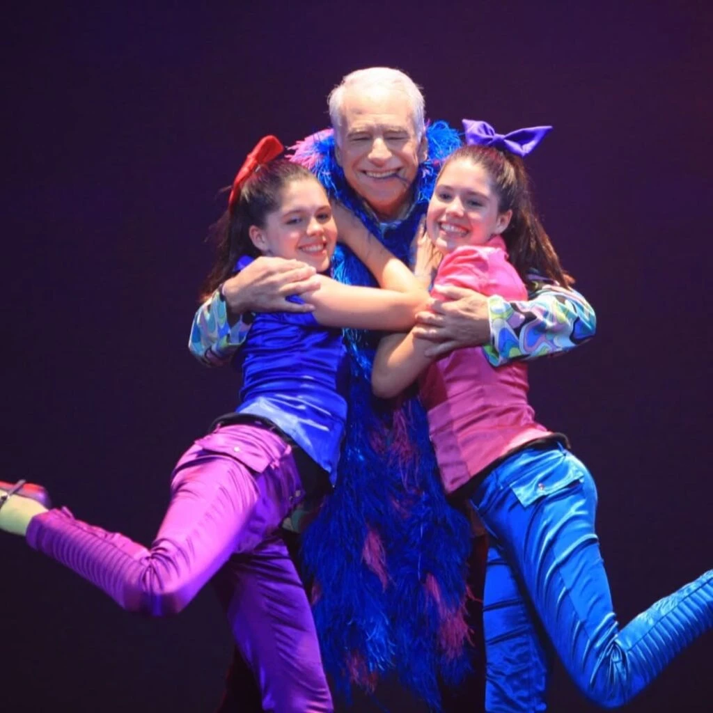 El saludo de Alberto Cormillot para sus nietas, las mellizas Abril y Zoe, que cumplen 25 años