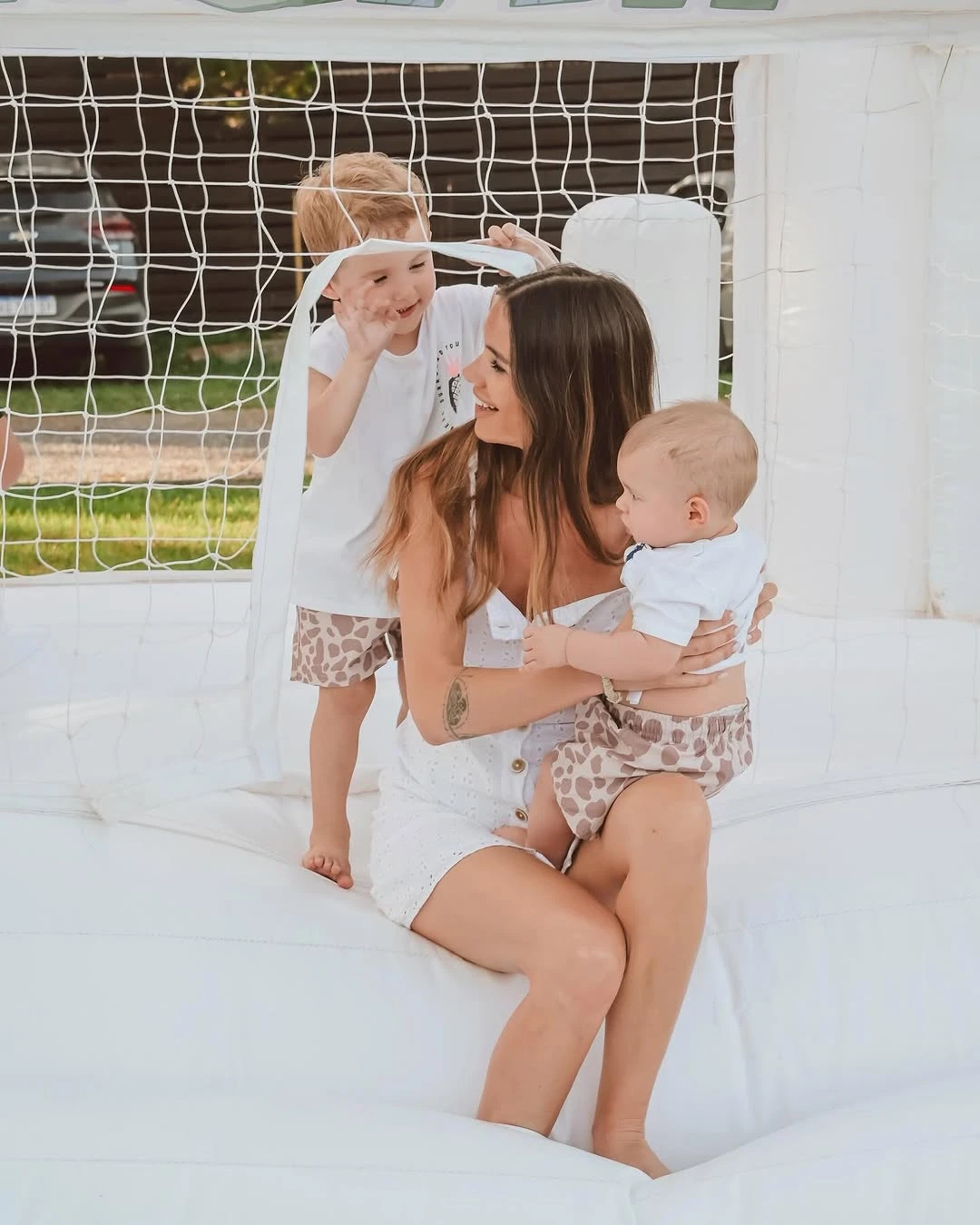 El evento contó con castillo inflable y más sorpresas. Fotos: IG.