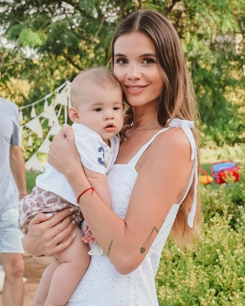 Diana Arnopoulos y su bebé León. Fotos: IG.