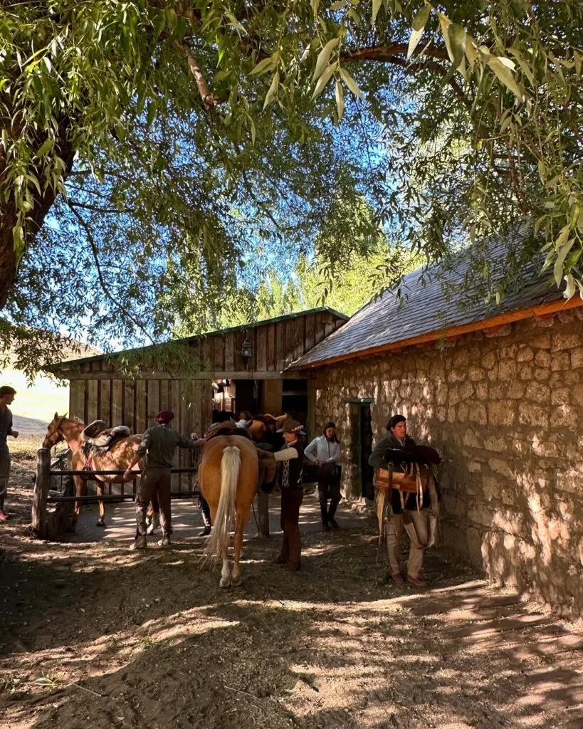 Las fotos de Juliana Awada cabalgando en la Patagonia