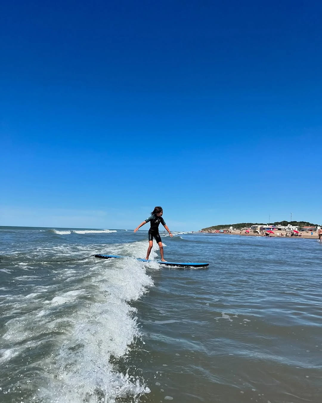 Las fotos de las relajadas vacaciones de Dolores Barreiro y su hija, Indra, en la playa