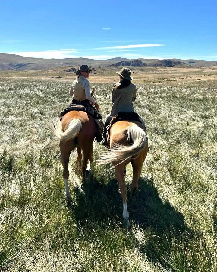 Las fotos de Juliana Awada cabalgando en la Patagonia
