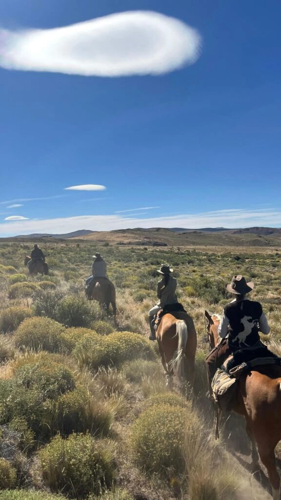 Las fotos de Juliana Awada cabalgando en la Patagonia