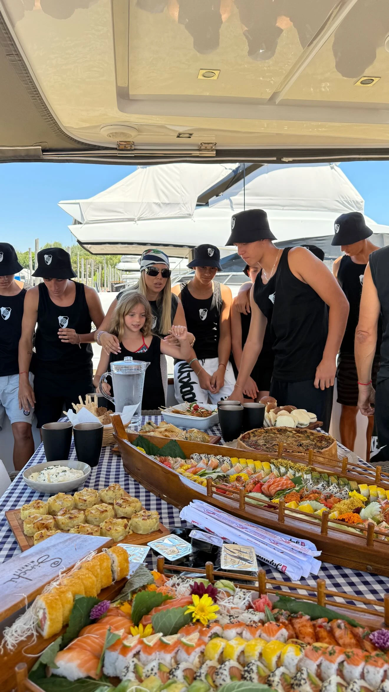 Los invitados pudieron disfrutar de un riquísimo almuerzo. Fotos: IG.