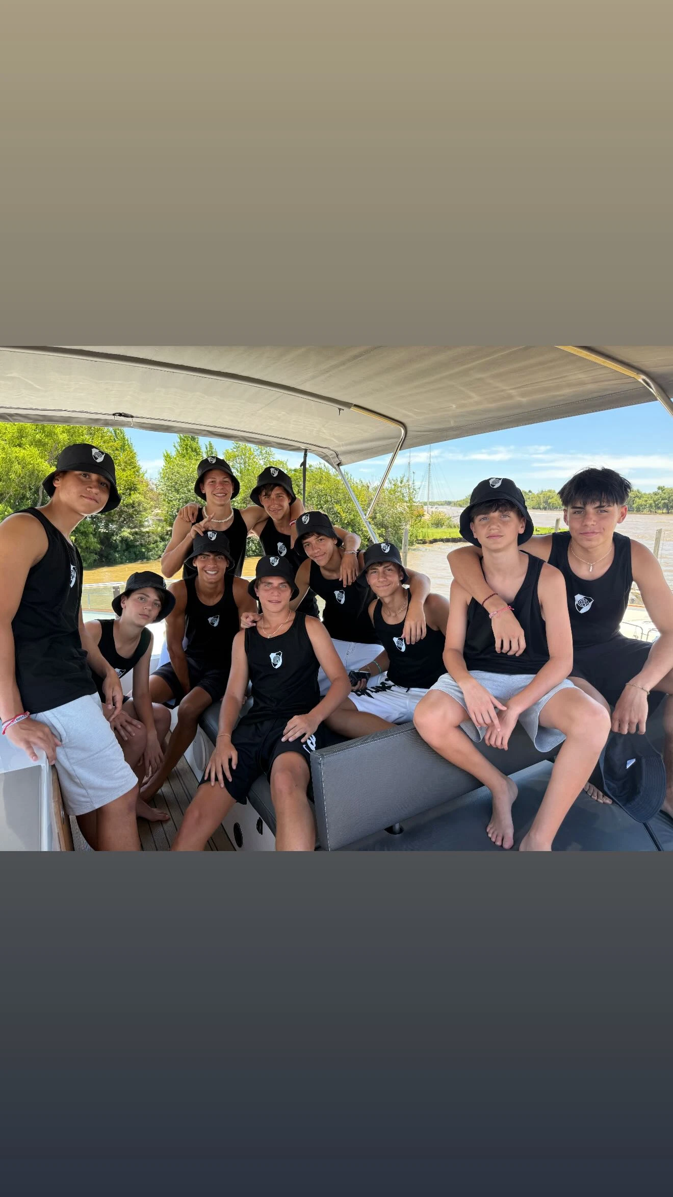 Wanda Nara organizó la fiesta en el Delta del Tigre. Foto: IG.