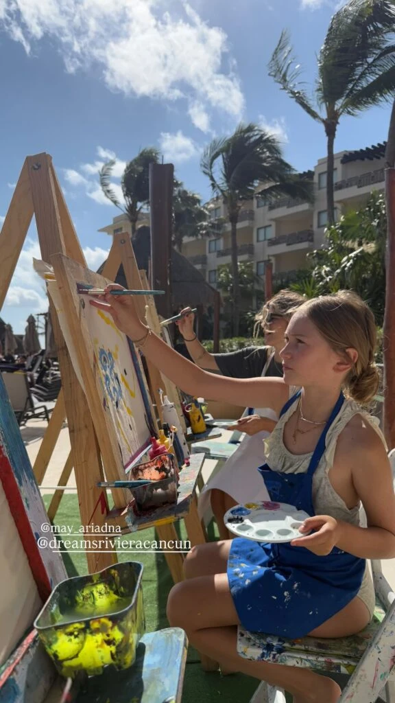 Los hijos de Zaira Nara se reencontraron con sus amigos en México