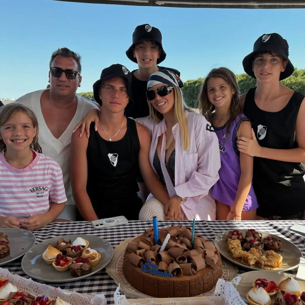 Wanda Nara y Maxi López festejaron juntos el cumple de Valentino. Fotos: IG.