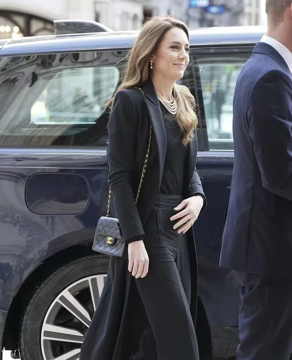El look "de luto" de Kate Middleton. Fotos: IG.