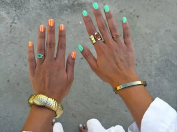 Uñas playeras: las manicuras que más se llevan el verano 2025