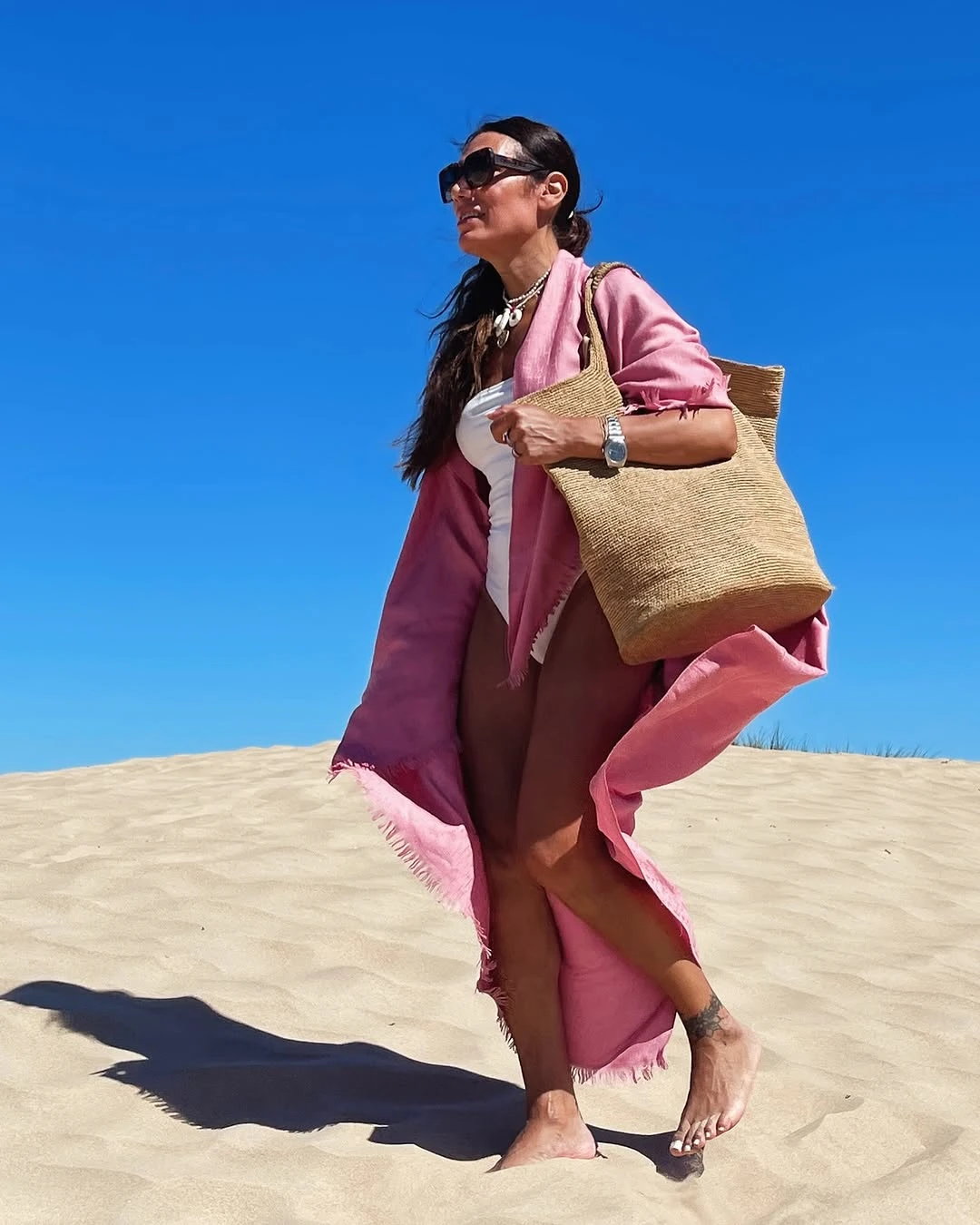 así se lleva el traje de baño entero esta temporada, según las famosas