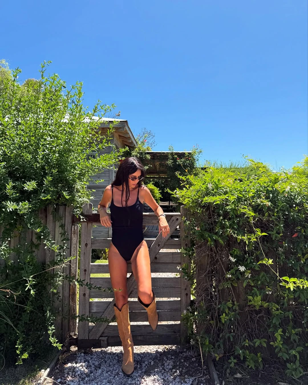 así se lleva el traje de baño entero esta temporada, según las famosas