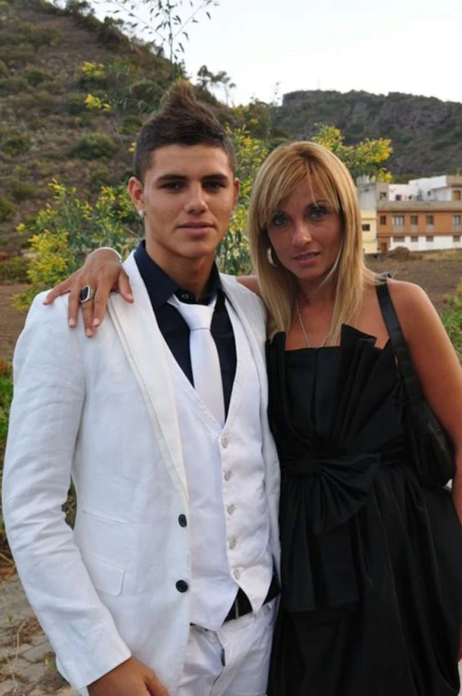 mauro icardi y su madre analia