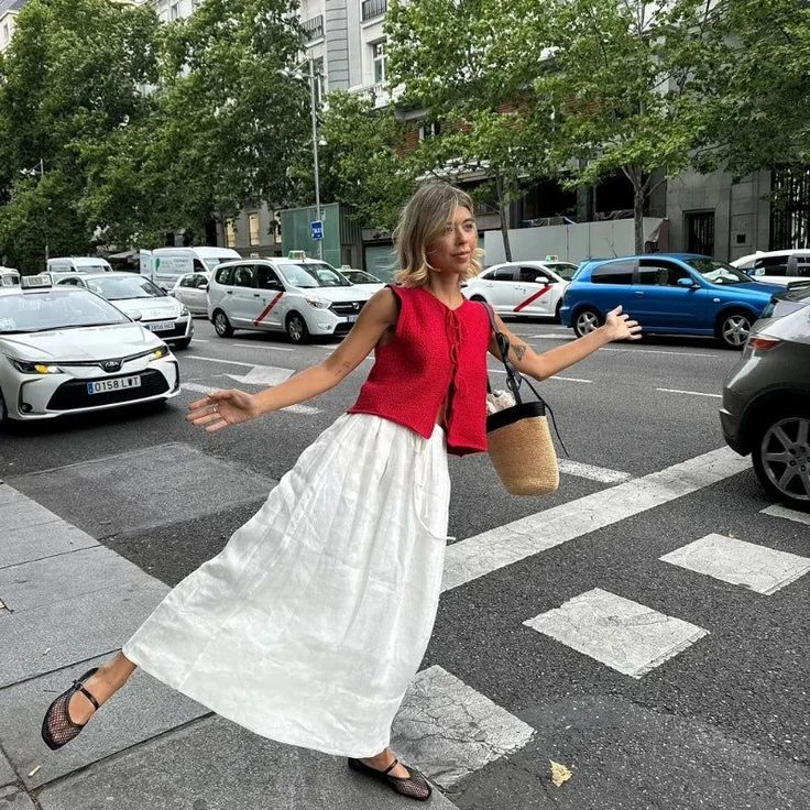 looks con los zapatos que no te pueden faltar este verano para salir e ir a la playa con estilo