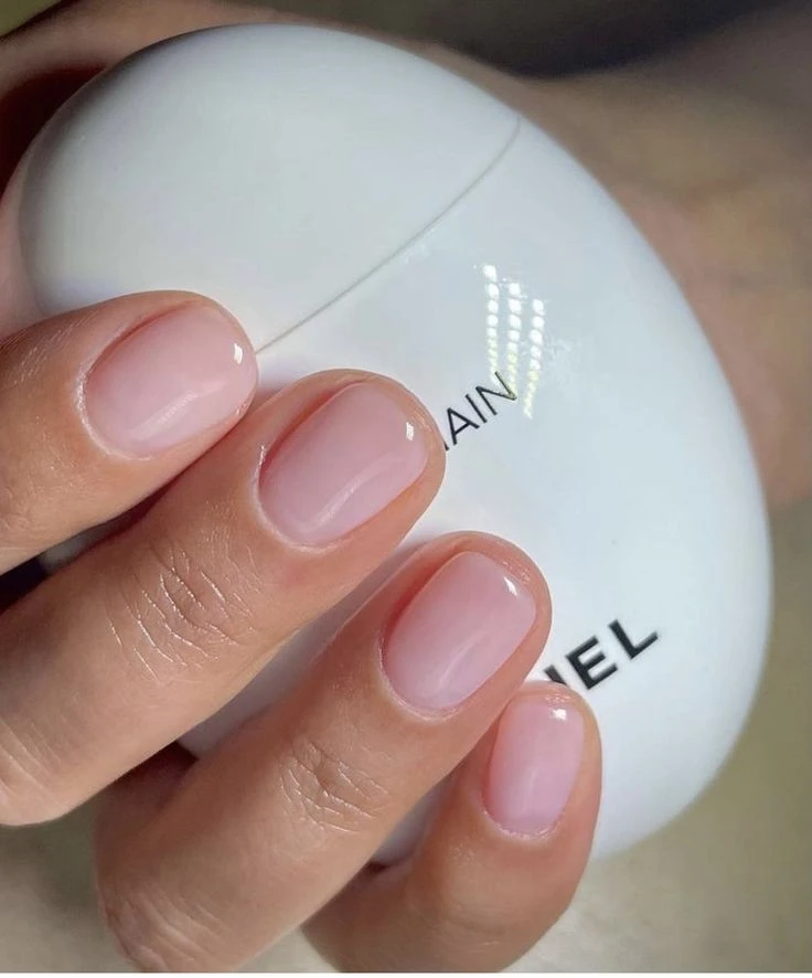 Uñas de jabón: la manicura minimalista  que es tendencia 