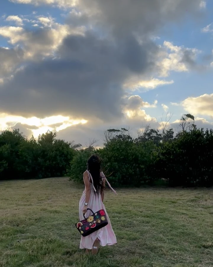 Zaira Nara se animó a mezclar estilos y creó un look de verano súper original