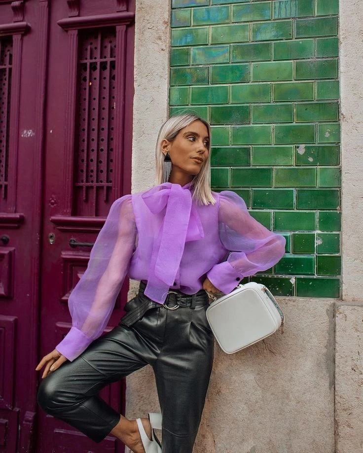 8 looks con las blusas más trendy del 2025