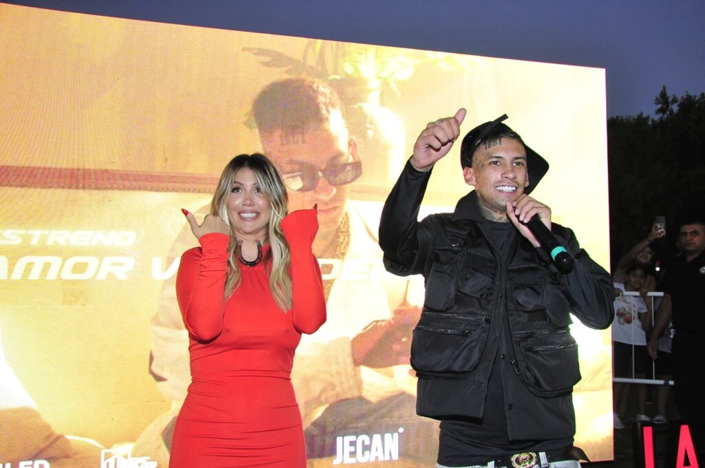 El look total red de Wanda Nara. Foto RS Fotos