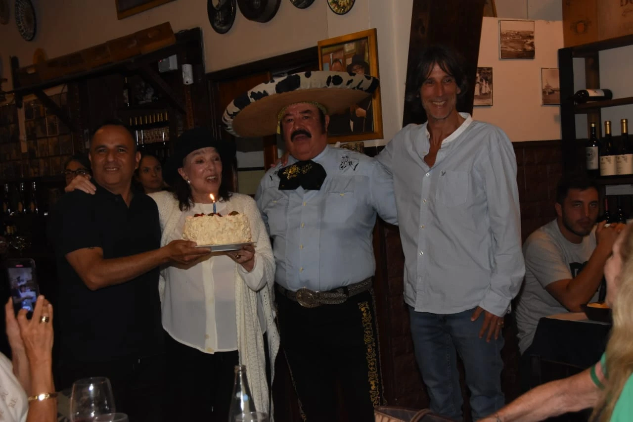 Juan Cruz tuvo el tradicional canto de feliz cumpleaños. Fotos: RS Fotos.