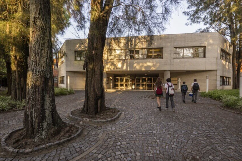 Así es el exclusivo colegio al que asiste Mirko