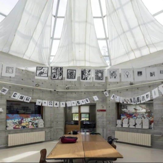 Así es el exclusivo colegio al que asiste Mirko