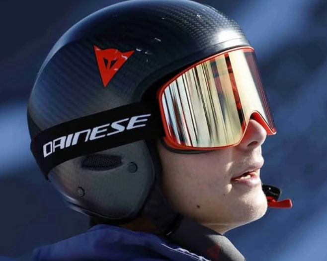 Tiziano vive 6 meses en la nieve porque ama el esquí