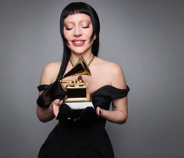 Lady Gaga apostó al mismo corte