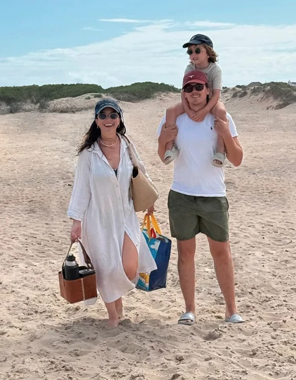 Paula Urcera, su esposo, el doctor Martín Castro, y el hjo de ambos, Salvador.