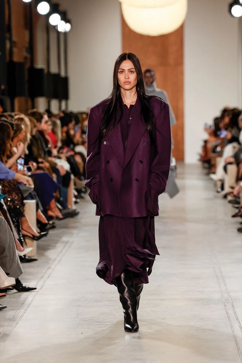 Desfile de la colección otoño invierno 2025 de Michael Kors en NYFW