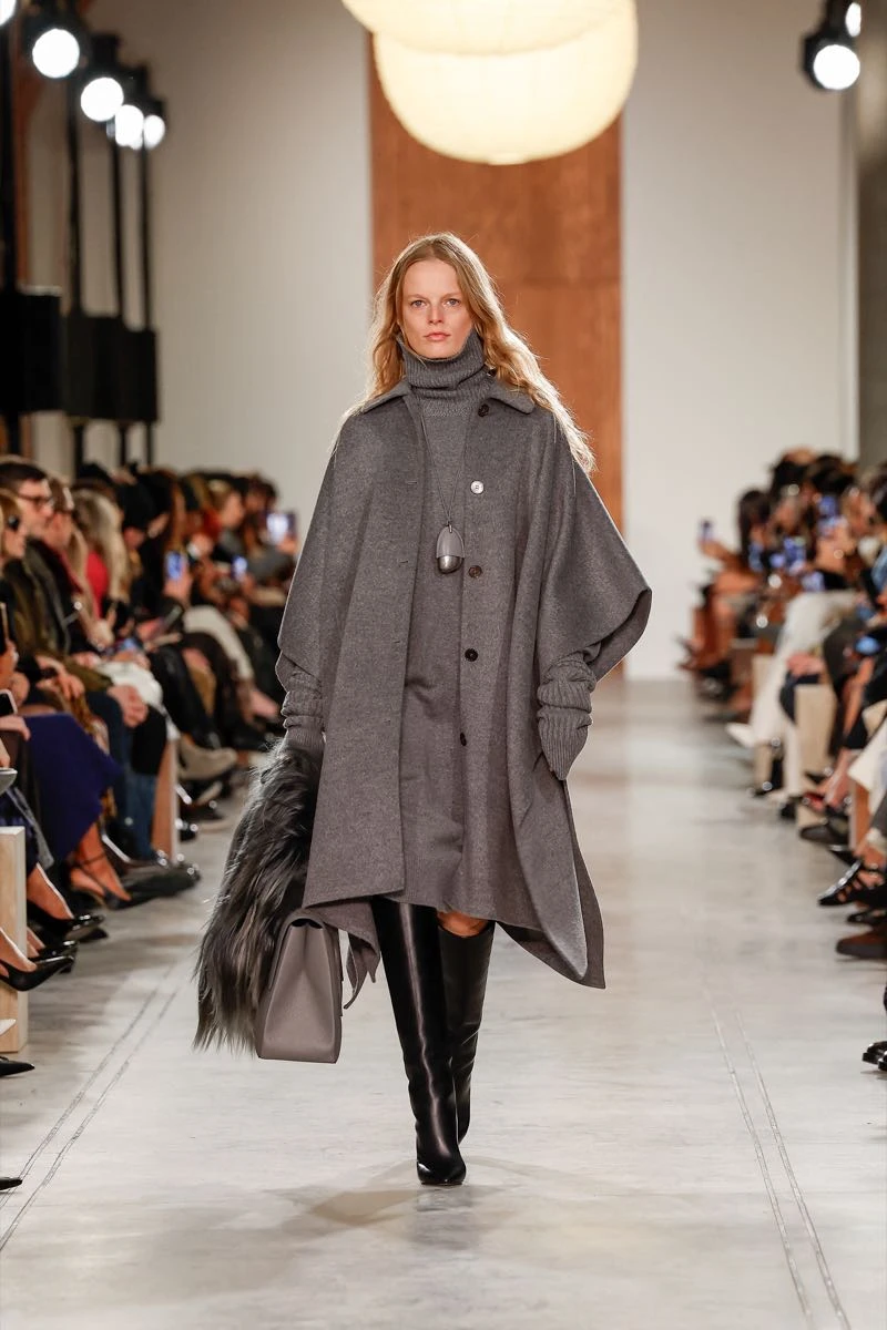 Desfile de la colección otoño invierno 2025 de Michael Kors en NYFW
