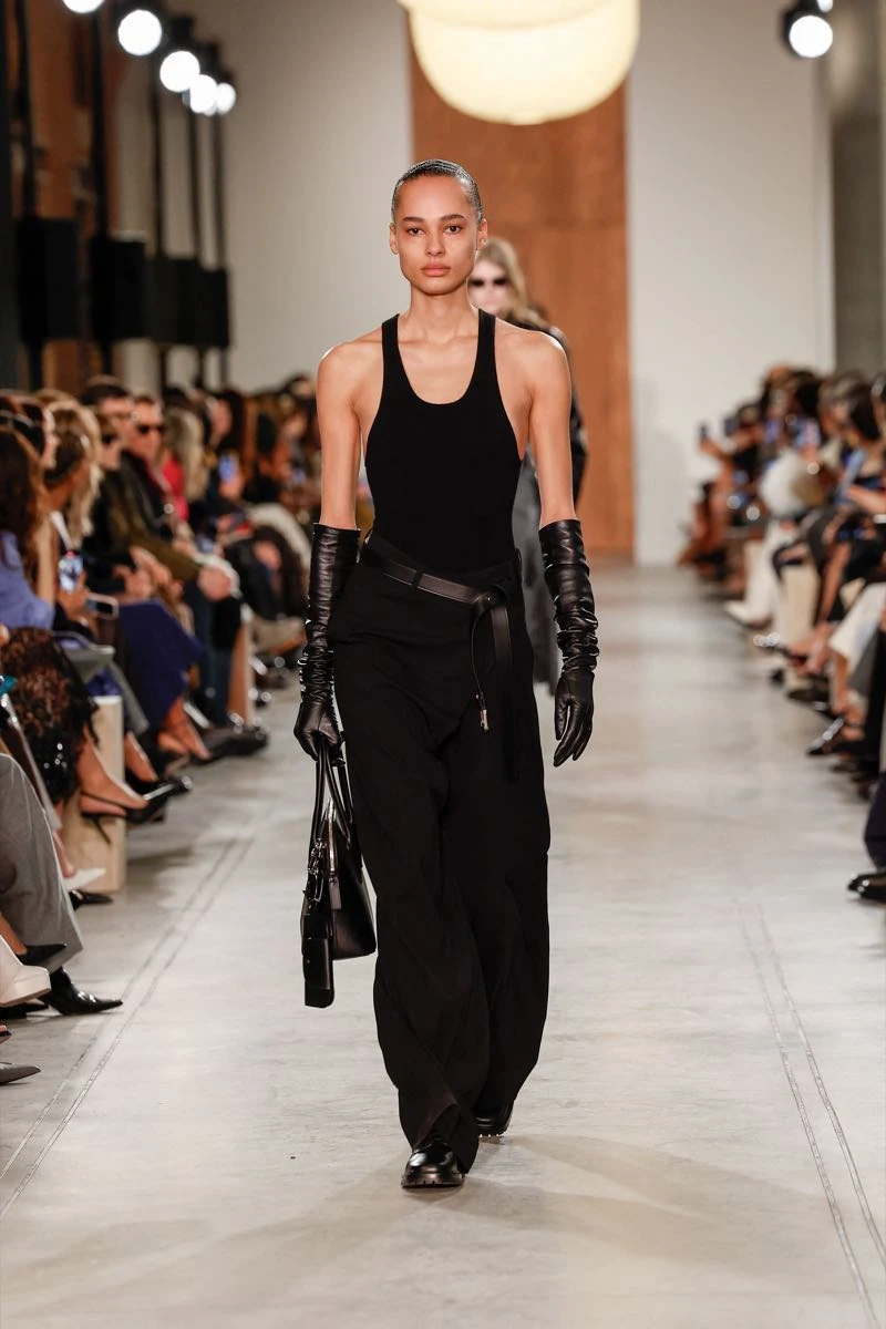 Desfile de la colección otoño invierno 2025 de Michael Kors en NYFW