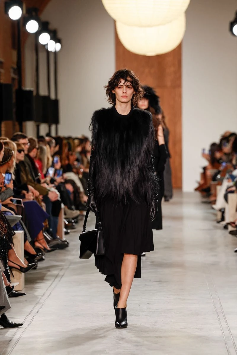 Desfile de la colección otoño invierno 2025 de Michael Kors en NYFW