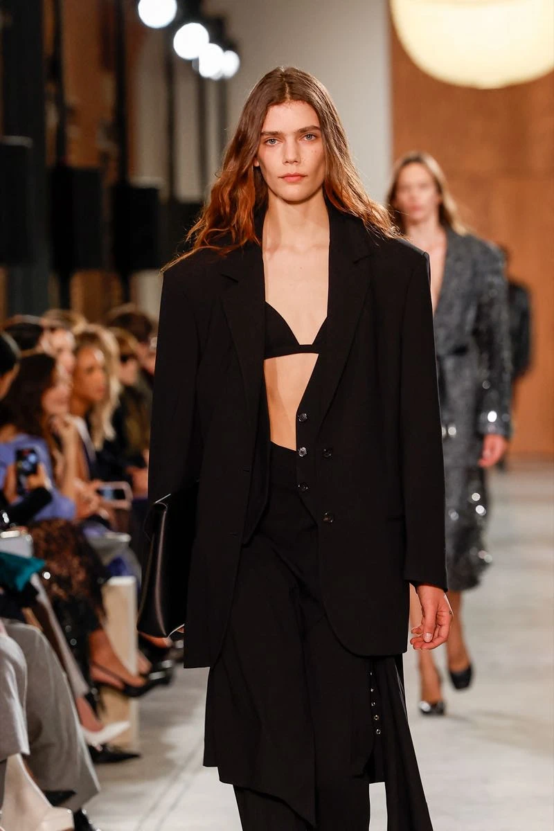 Desfile de la colección otoño invierno 2025 de Michael Kors en NYFW