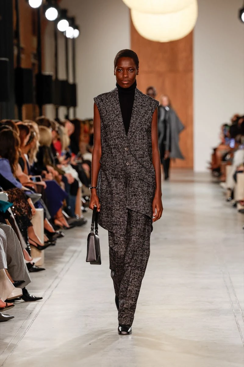 Desfile de la colección otoño invierno 2025 de Michael Kors en NYFW