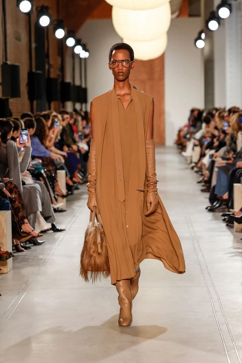 Desfile de la colección otoño invierno 2025 de Michael Kors en NYFW