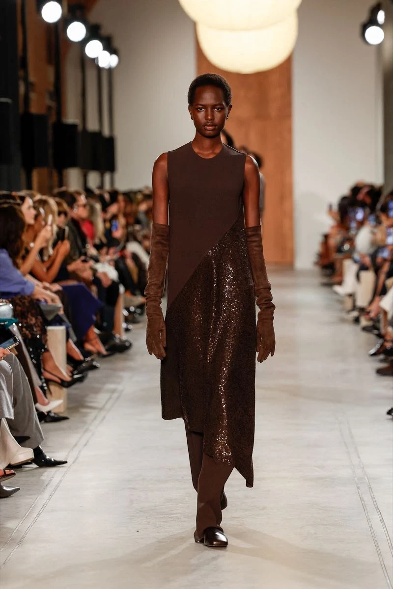Desfile de la colección otoño invierno 2025 de Michael Kors en NYFW