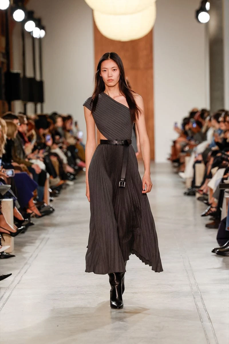 Desfile de la colección otoño invierno 2025 de Michael Kors en NYFW