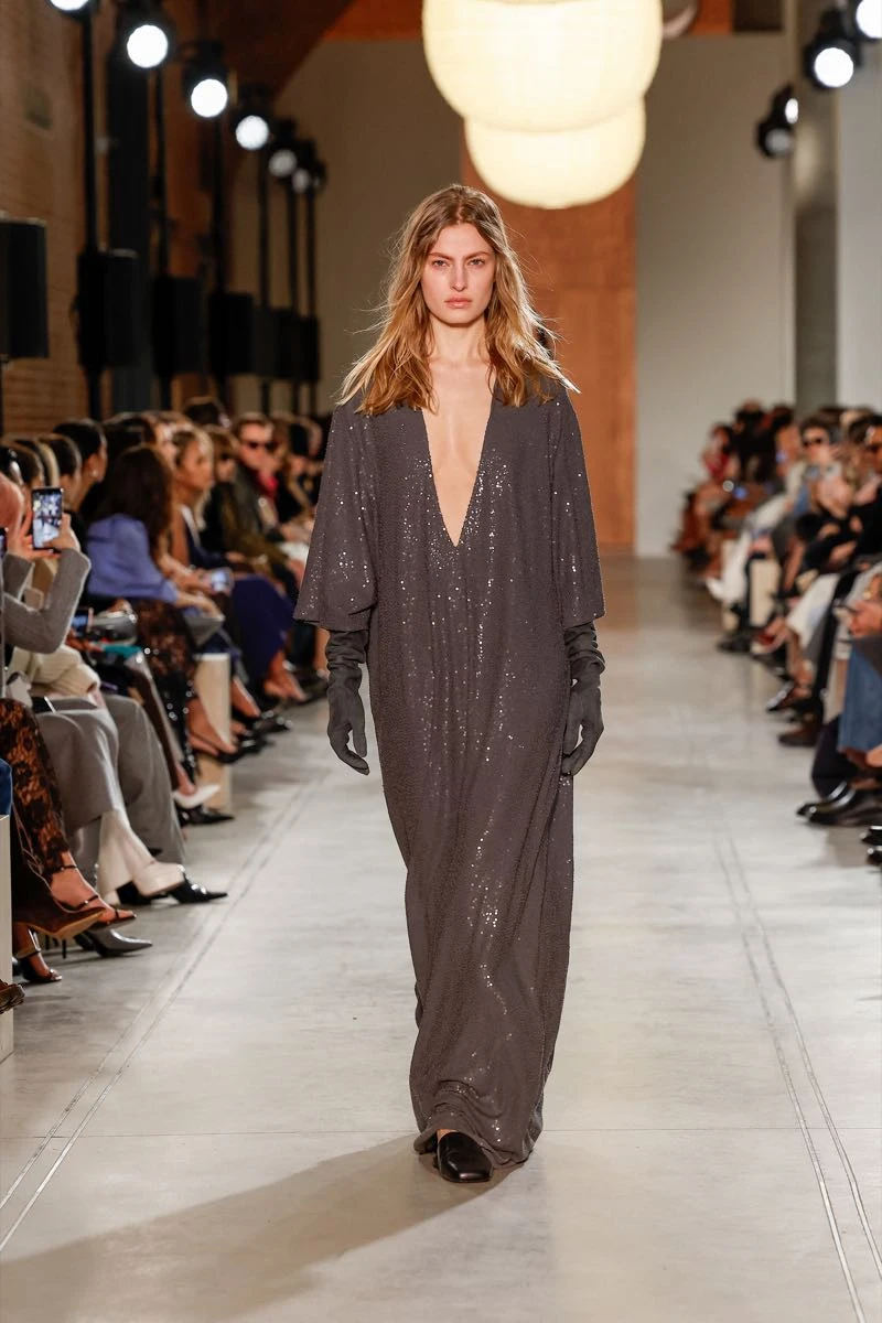 Desfile de la colección otoño invierno 2025 de Michael Kors en NYFW