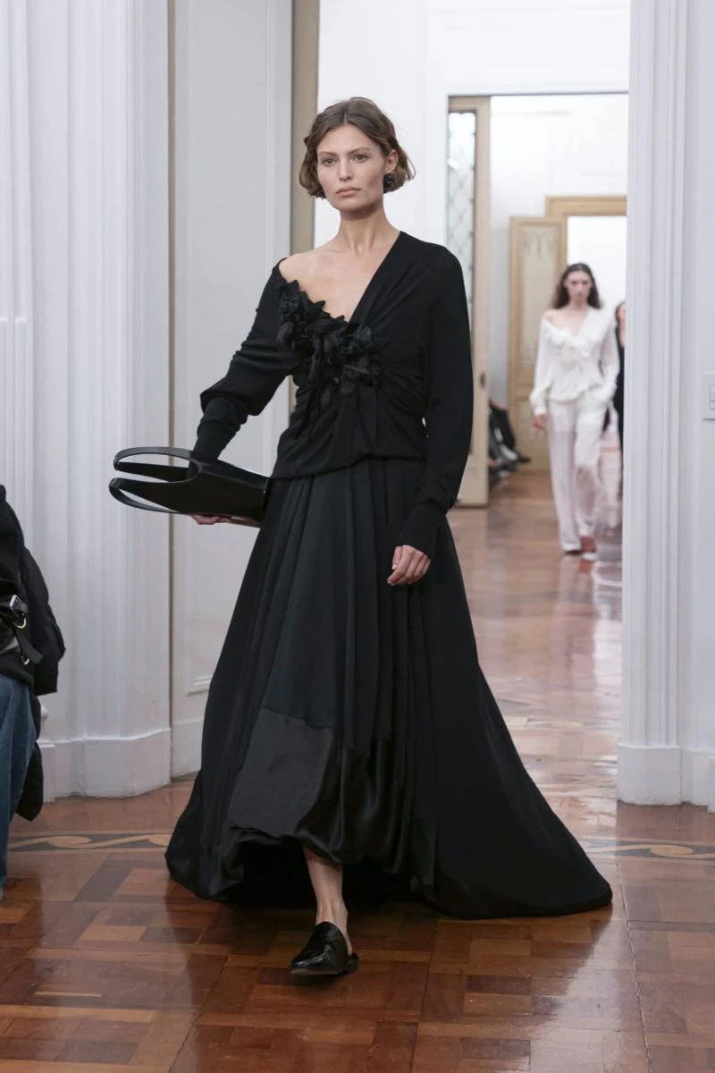 Desfile Alberta Ferretti otoño invierno 2025