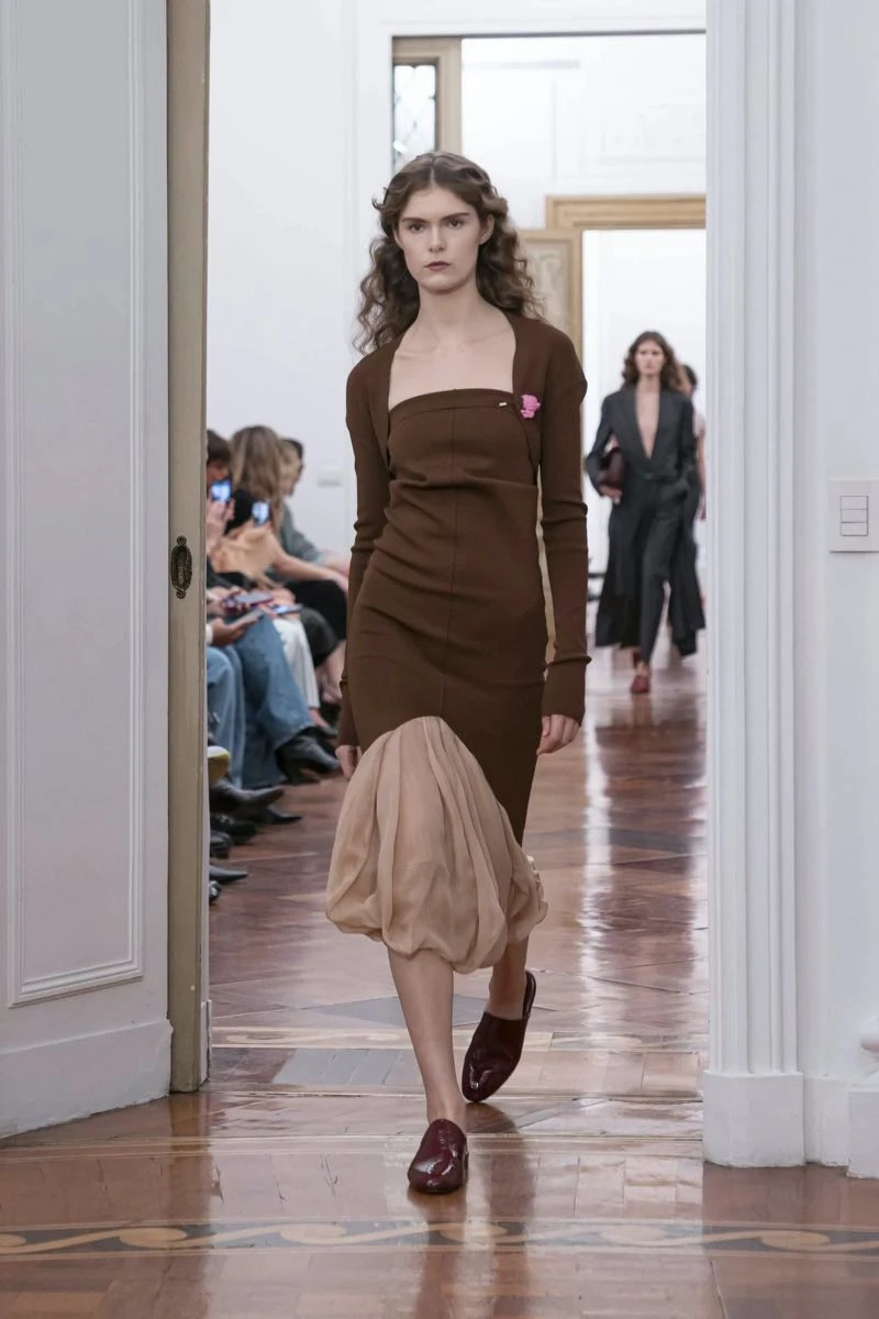 Desfile Alberta Ferretti otoño invierno 2025
