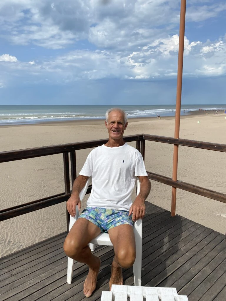 Florez en la terraza de la casa
