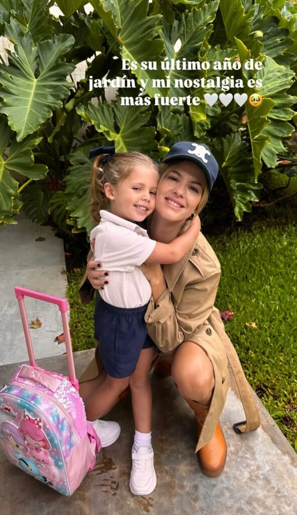 Así fue el primer día de clase de Mila y Cala, las hijas de Mery del Cerro