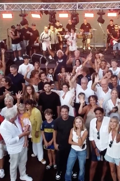 El abogado tuvo una megafiesta sorpresa. Fotos: Captura. 