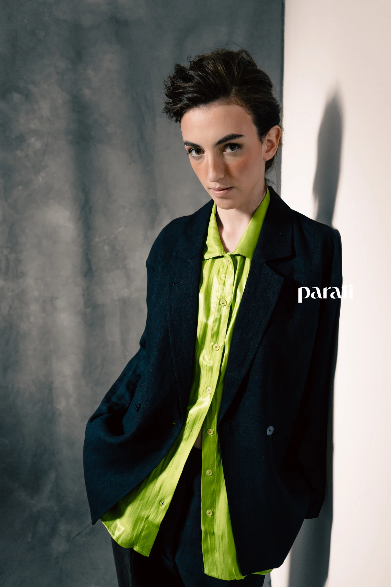 Tailleur de lino de saco oversize y pantalón ancho y camisa de satin @laspepasinst