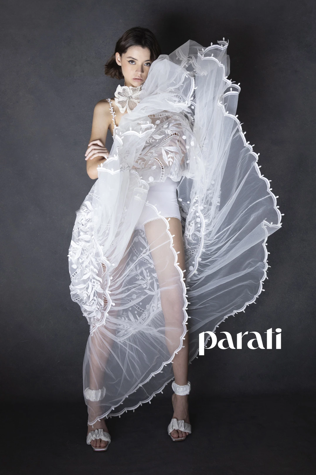 Solero corte imperio de tul bordado @jasaiach y sandalias con pulsera @lachicadelosstilettos