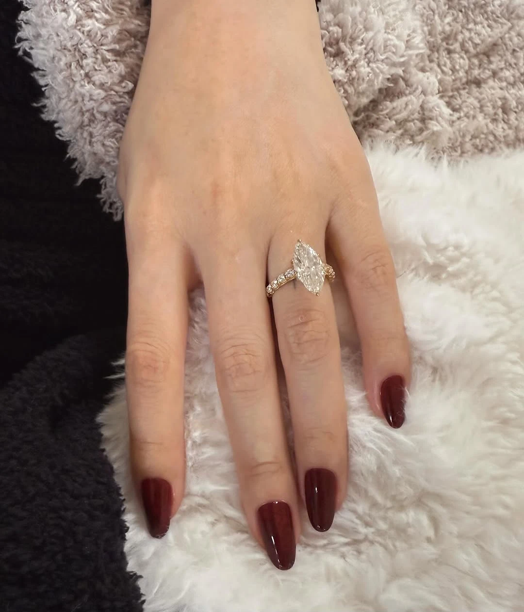 Manicura Mon Chéri el estilo de uñas que dominará el otoño 2025 