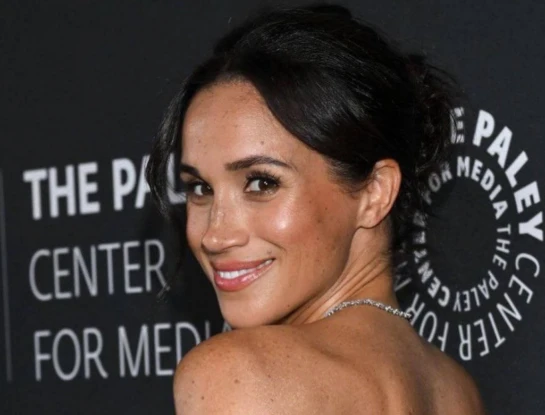 Meghan Markle lució el abrigo tendencia del invierno 2025