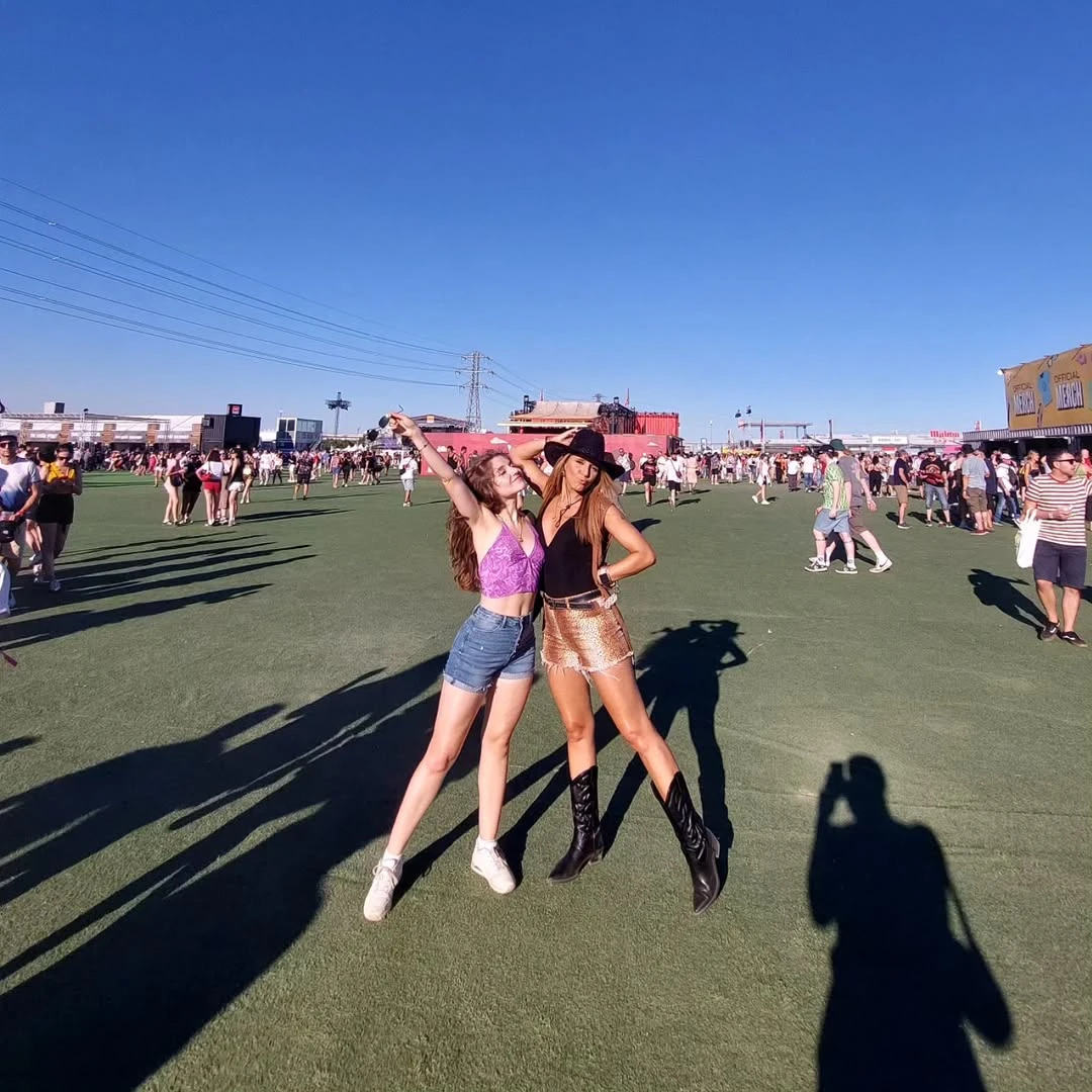 Ondas surferas el peinado effortless que conquista los festivales